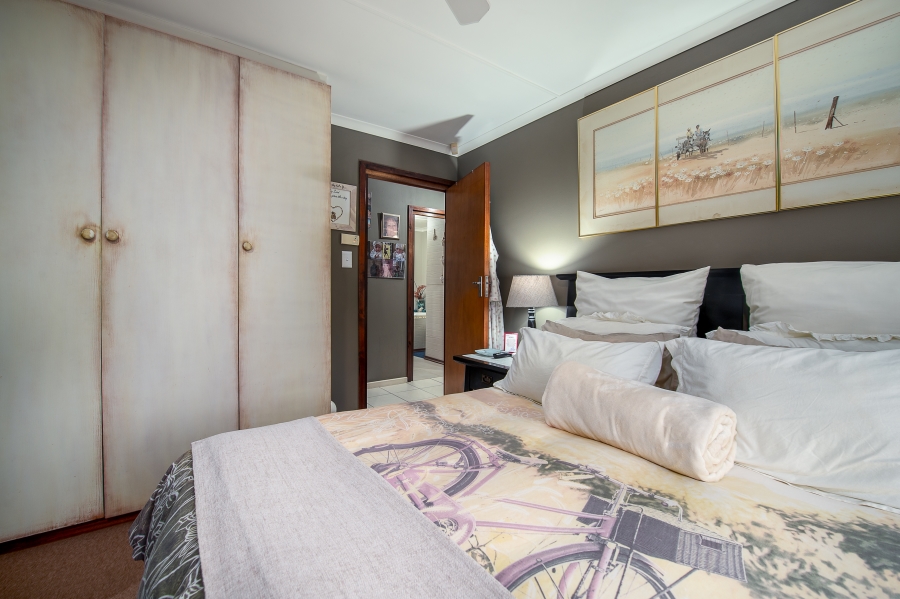 3 Bedroom Property for Sale in Sedgefield Central Western Cape